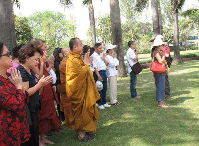 Hanh huong truyen ngan