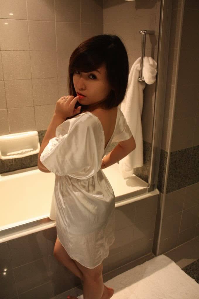 Truyen 18+ Hai oi em suong qua - bu buom tiep di Anh. Oi