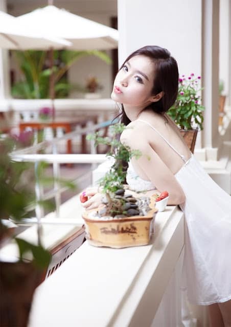 Xem hinh Elly Tran 2014 khoe vong 1 2015 to dung hinh 6